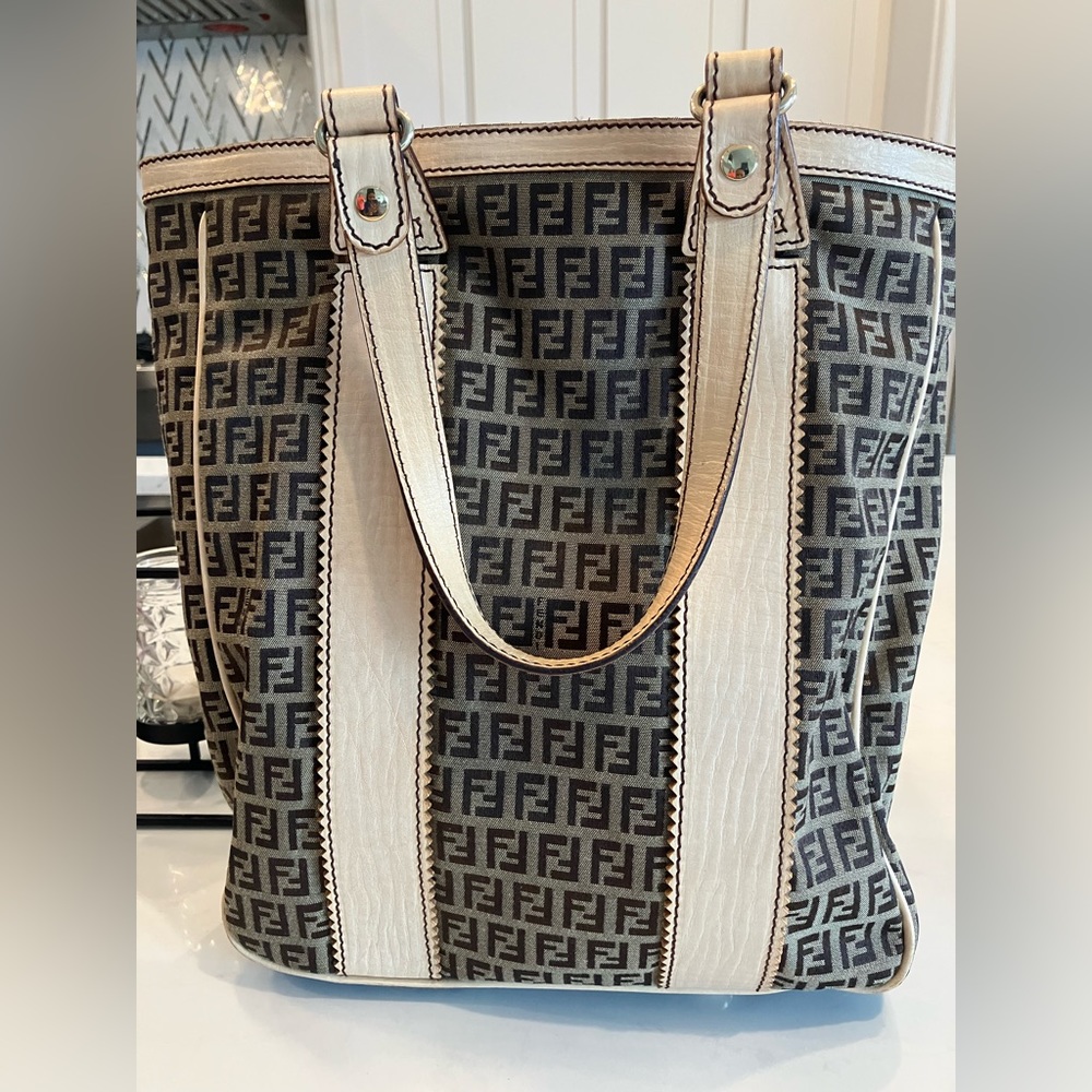 Beautiful Fendi bag for sale